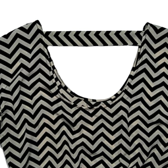 NWT Candie's Chevron Open Back Skater Dress - Picture 6 of 7